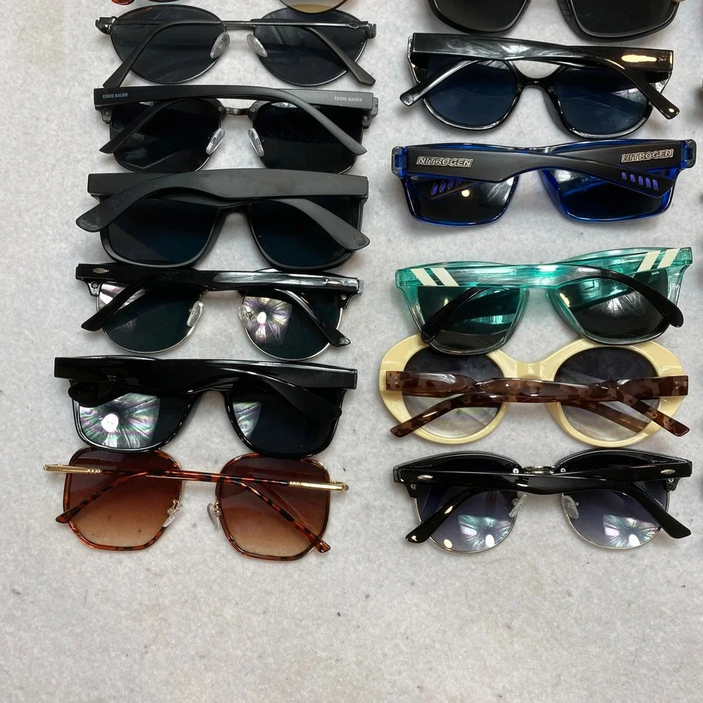 Lot Of 20 Mixed Brand Sunglasses Lot Unisex OS Multicolored Wholesale Bundle